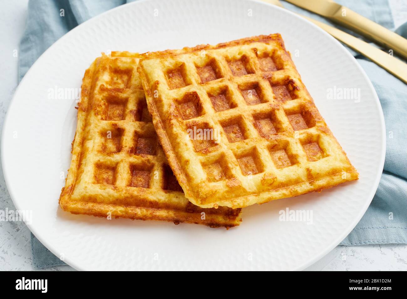 Chaffle, ketogene Diät Gesundheit Lebensmittel. Hausgemachte Keto Waffeln mit Ei Stockfoto