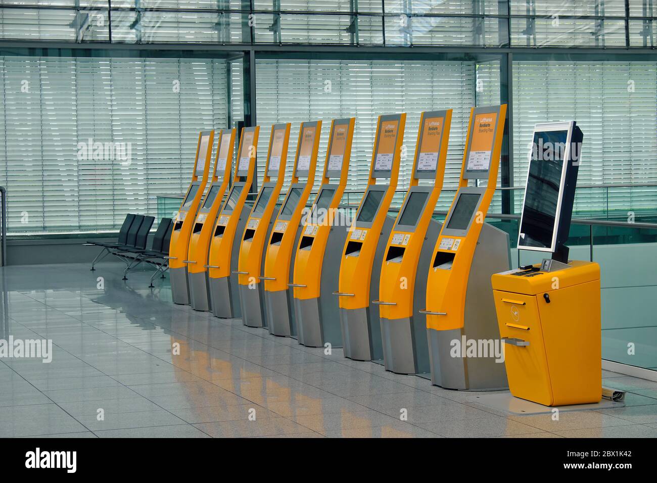 Wann Schließt Der Check In Schalter www.alamy.de