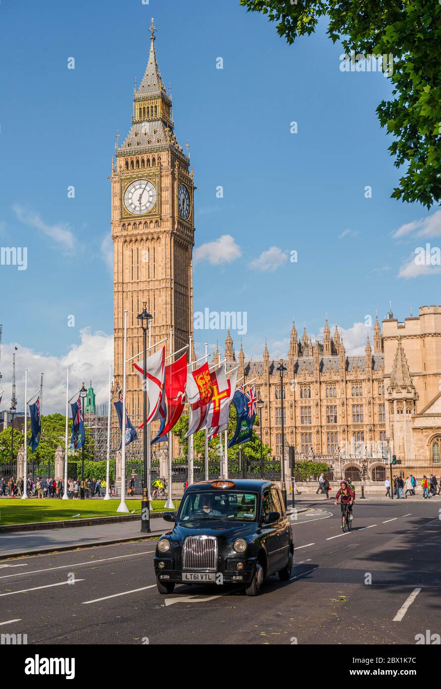 Taxi, Palast von Westminster, Houses of Parliament, Big Ben, City of Westminster, London, England, Vereinigtes Königreich Stockfoto