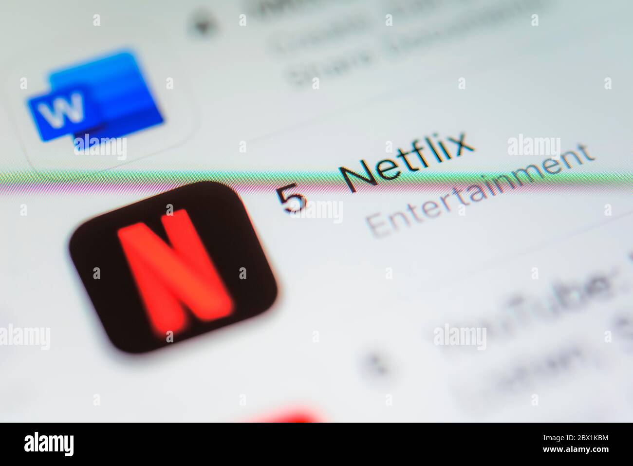Netflix App im Apple App Store, Film- und Video-Streaming-Service, App-Symbol, Screenshot, Smartphone, Detail, Vollformat Stockfoto