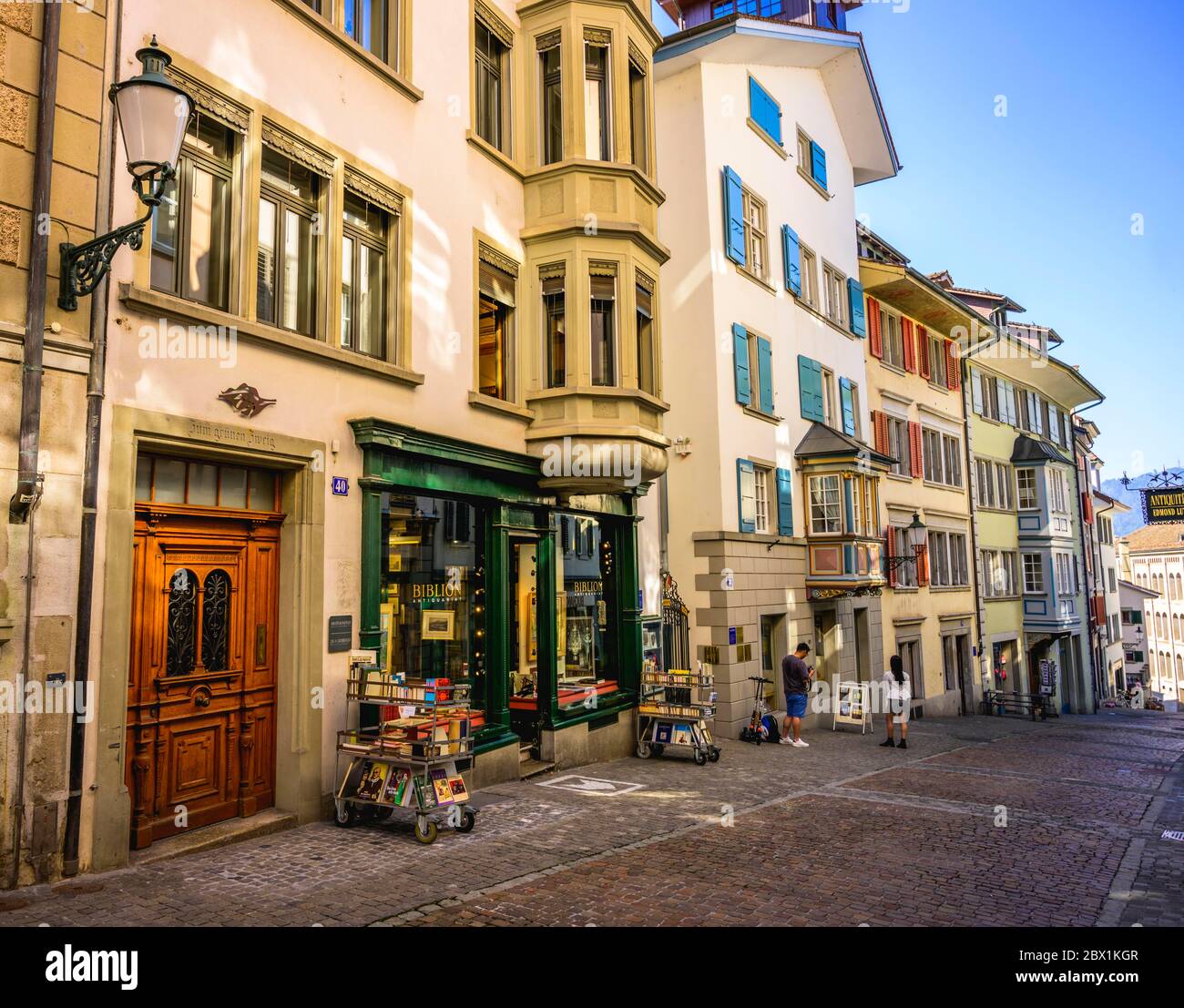 Gasse mit Antiquariat, Geschäfte in der Altstadt von Zürich, Zürich, Kanton Zürich, Schweiz Stockfoto