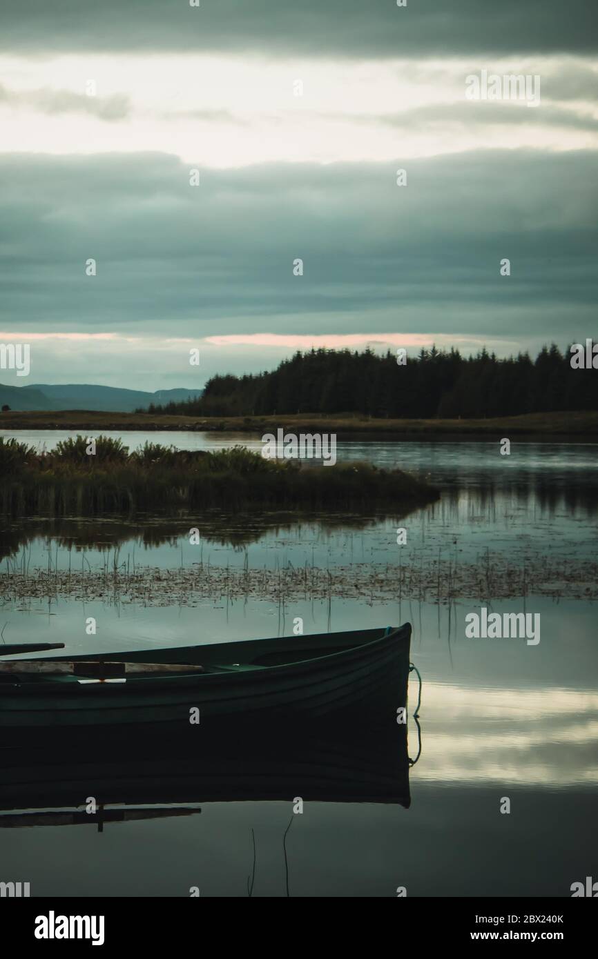 Der See mit Bootstouren, Schottland Stockfoto