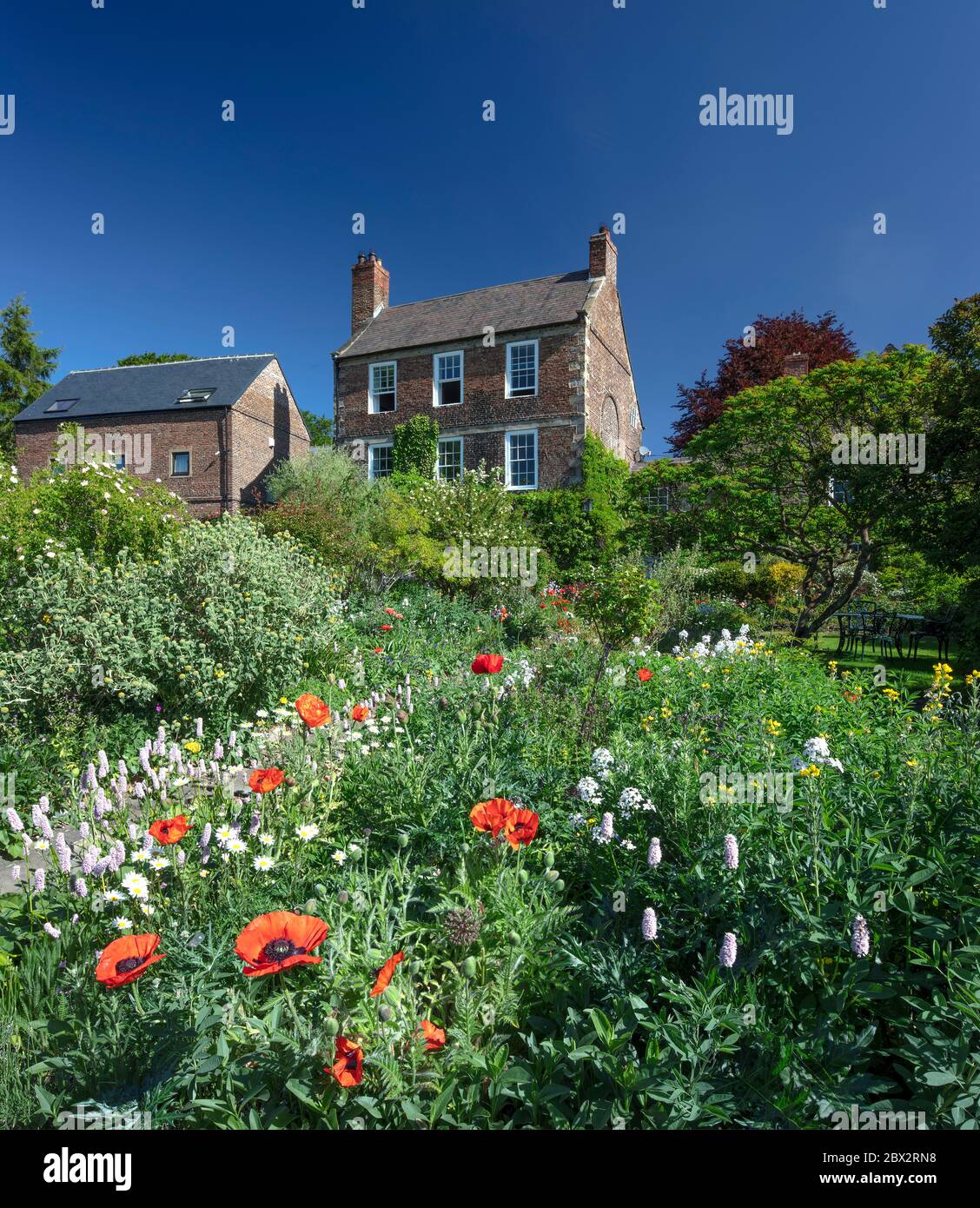 Sommer tagsüber Blick auf Crook Hall Gardens, Durham City, County Durham, England, Großbritannien Stockfoto