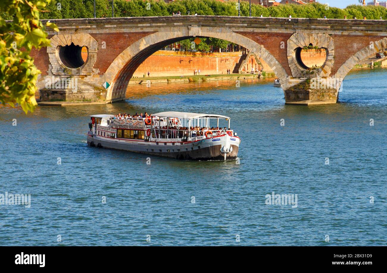 Frankreich, Haute-Garonne (31), Toulouse, Le Pont-Neuf et la Garonne Stockfoto