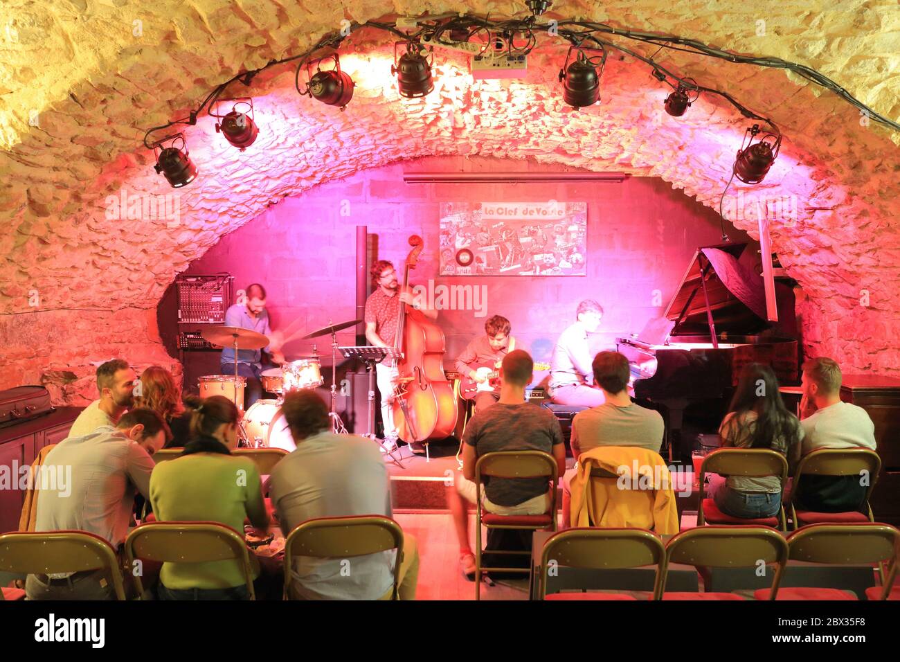 Frankreich, Rhone, Lyon, UNESCO-Weltkulturerbe, Croix Rousse Hipes District, La Clef de Voûte, Jazz-Club in einem Gewölbekeller aus dem 18. Jahrhundert installiert Stockfoto