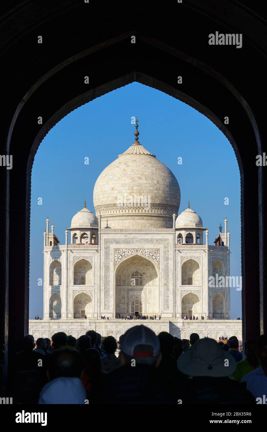 Klassische gerahmte Aufnahme bei Eintritt in Taj Mahal, Agra, Indien Stockfoto