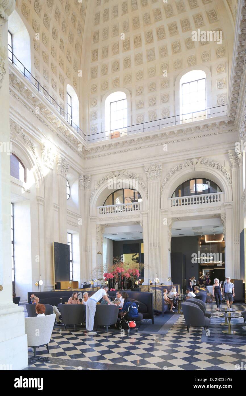 Frankreich, Rhone, Lyon, UNESCO-Weltkulturerbe, Bellecour, Grand Hotel Dieu, InterContinental, Le Dome Bar in einer neoklassischen Architektur von Jacques Germain Soufflot installiert Stockfoto