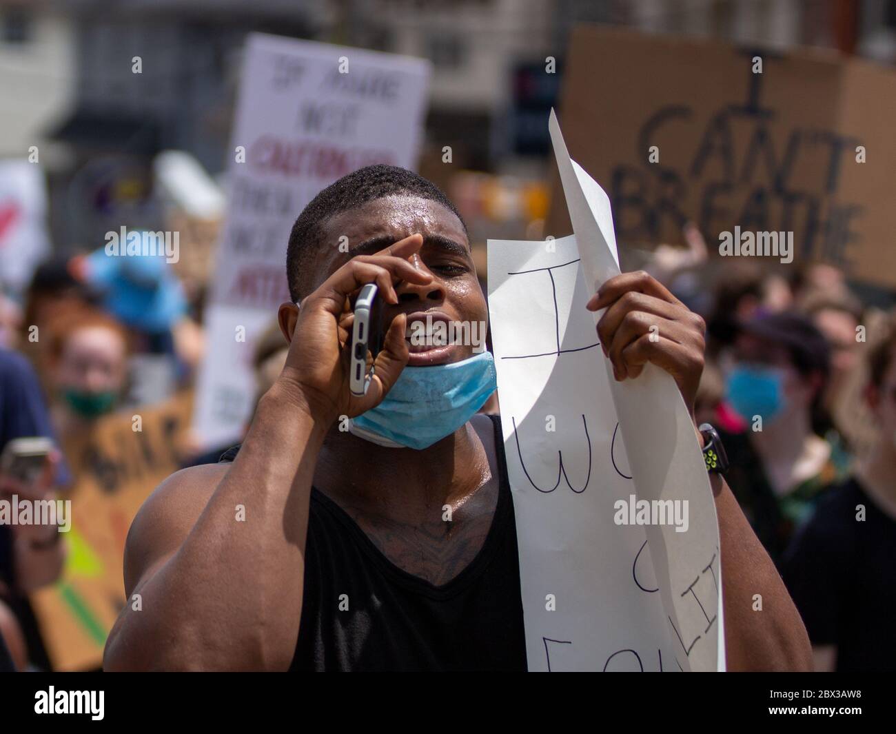 TREDYFRIN, Pennsylvania, USA. Juni 2020. Protestierende marschieren durch Berwyn, PA entlang der Lancaster Avenue Quelle: Val Pucci/Alamy Live News Stockfoto