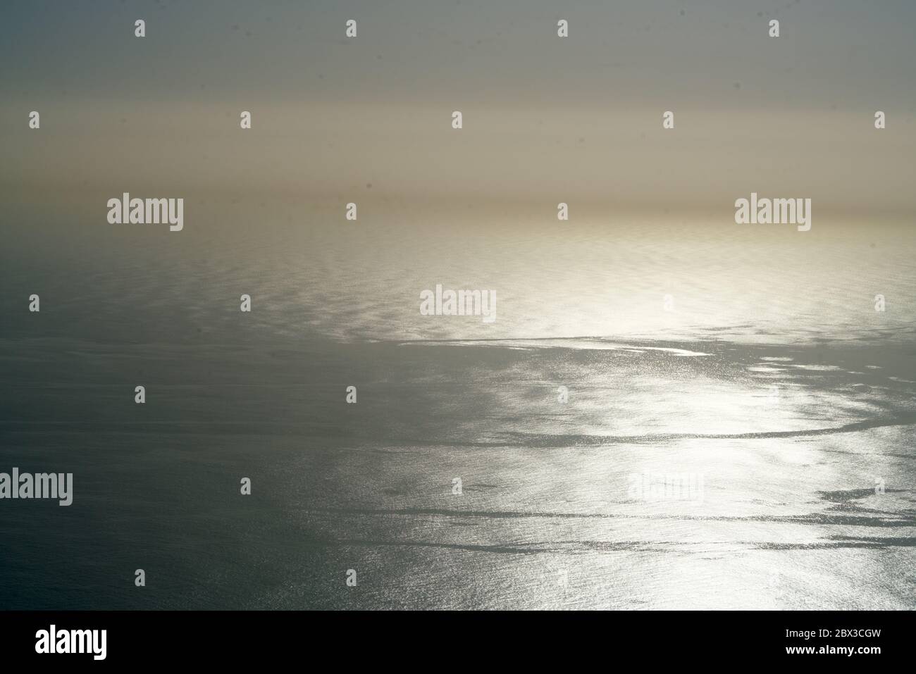 Tapete eines Ozeans in der Hintergrundbeleuchtung Stockfoto