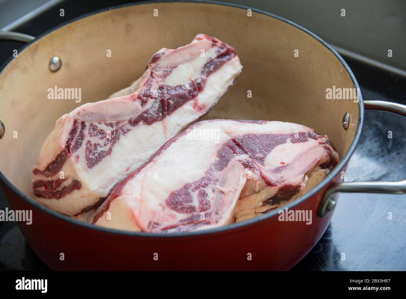 Auftauen Von Fleisch Stockfotos und -bilder Kaufen - Alamy