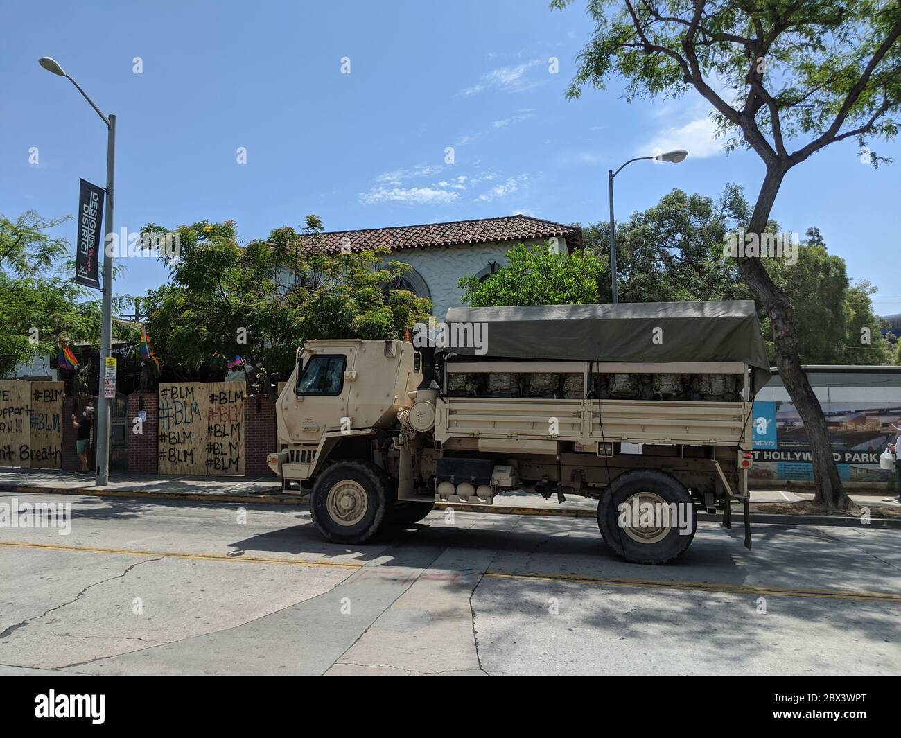 Nationalgarde in West hollywood während der schwarzen Leben Angelegenheiten Proteste von juni 2020 Stockfoto