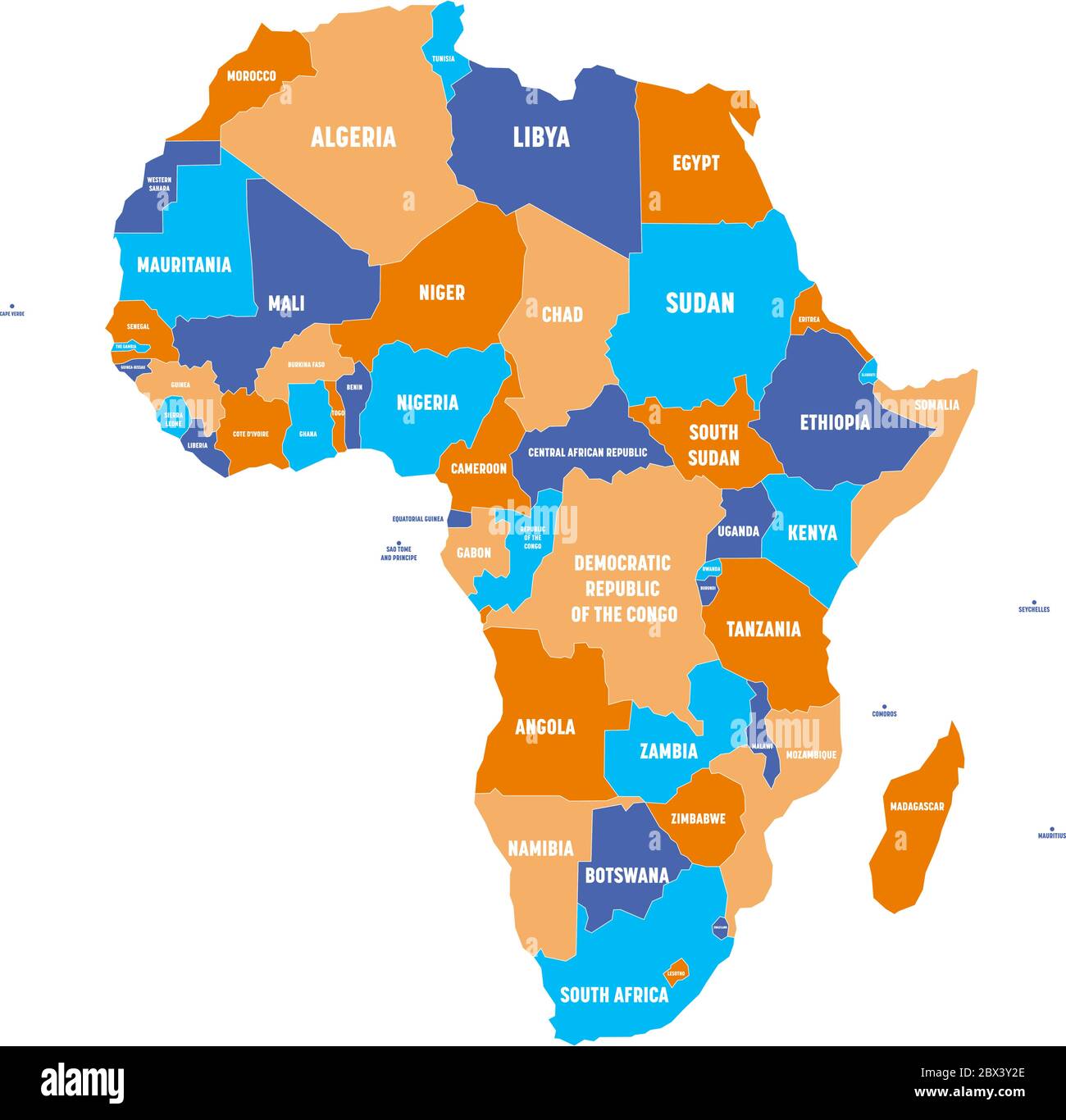 Bunte politische Karte des afrikanischen Kontinents mit nationalen Grenzen und Ländernamen-Etiketten auf weißem Hintergrund. Vektorgrafik. Stock Vektor