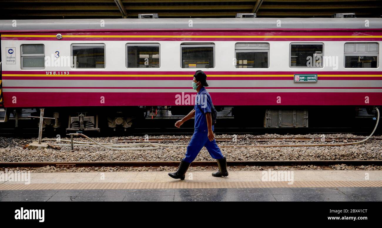 Bangkok, Thailand. Mai 2020. Zugwaggons parkten am Bahnhof Hua Lamphong im Zentrum der Stadt im Bezirk Pathum Wan. Kredit: Paul Lakatos/SOPA Images/ZUMA Wire/Alamy Live News Stockfoto