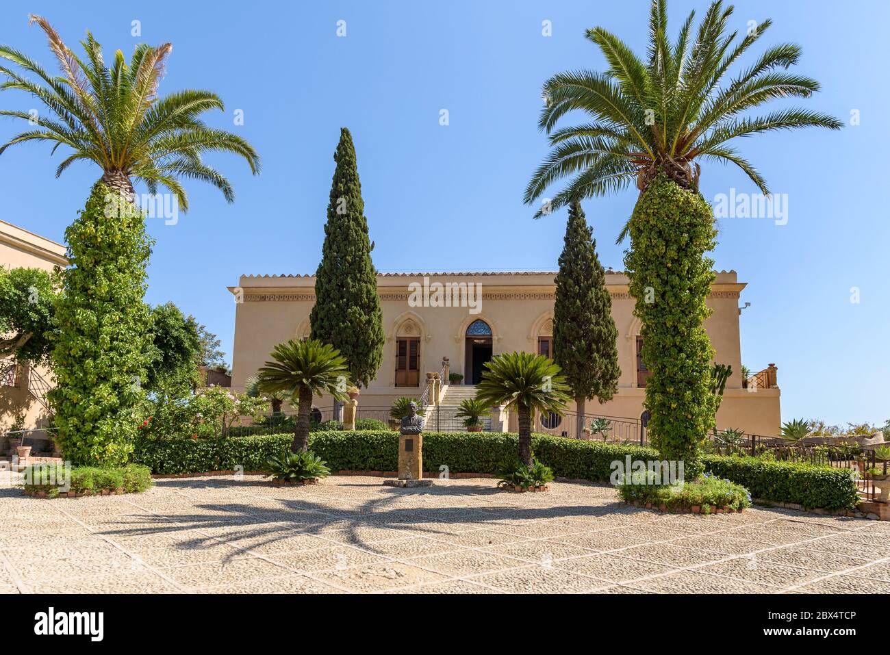 Agrigento, Sizilien, Italien - 24. August 2017: Eine Villa Aurea aus dem 19. Jahrhundert im Tal der Tempel, wo Alexander Hardcastle lebte, wer Finanzierung Stockfoto