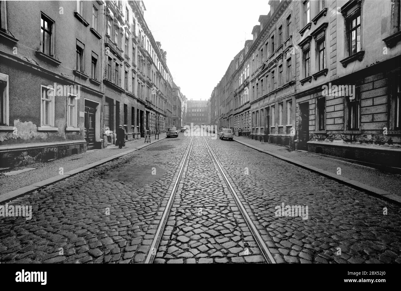 Sachsen / DDR-Staat / März 1990 Leipzig, Connewitz. Die verfallene Altstadt aus dem 19. Jahrhundert soll abgerissen werden. // Bundesländer / Zerfall / Stadt / Architektur [automatisierte Übersetzung] Stockfoto