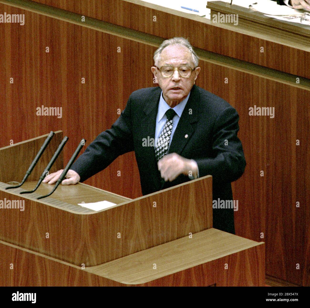 Erich mielke präsident Fotos und Bildmaterial in hoher Auflösung Alamy