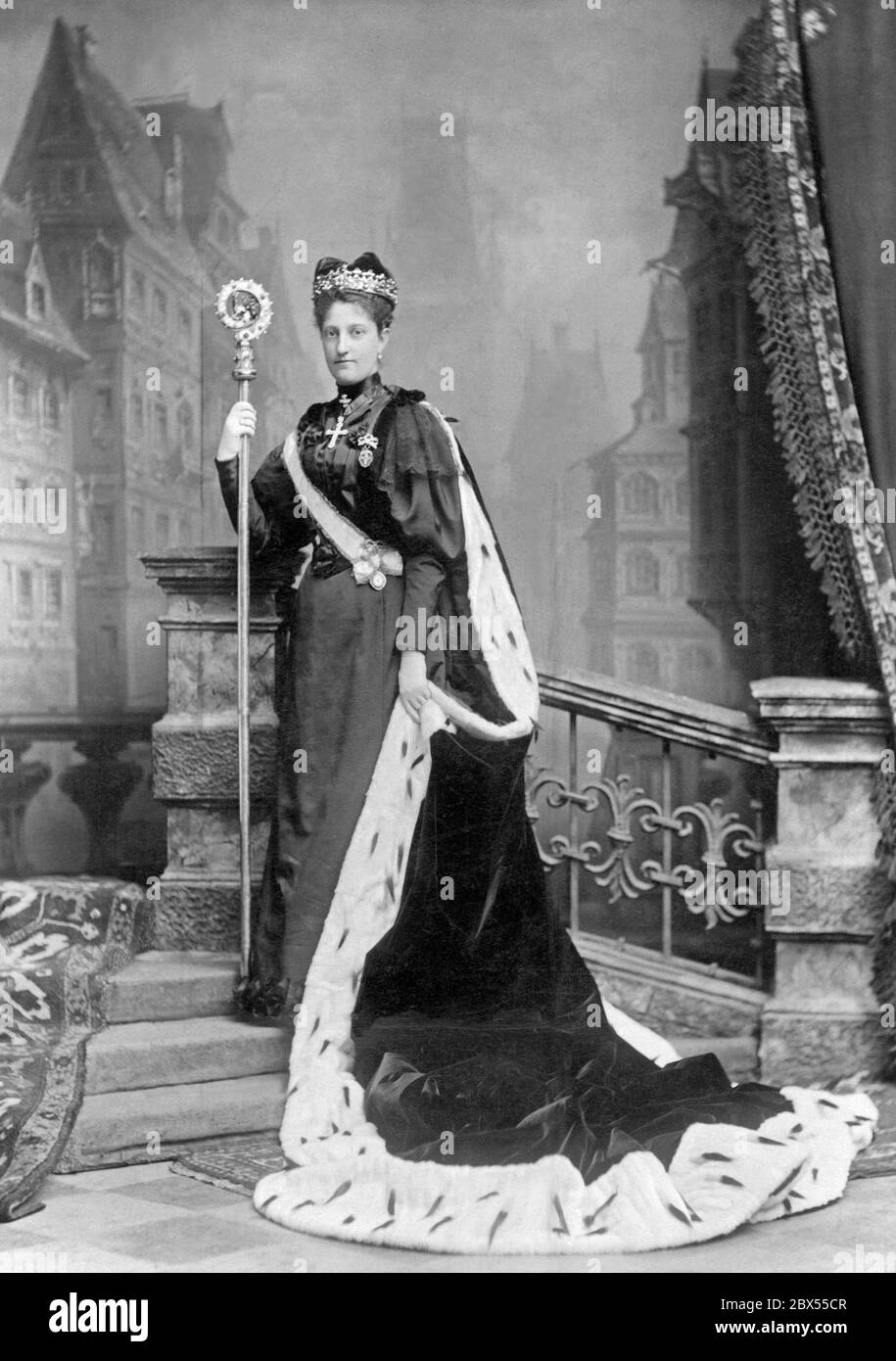 Die Frau Albrechts, Herzog von Württemberg, geborene Erzherzogin Margarete von Österreich, in der Insignie einer Äbtissin. Stockfoto
