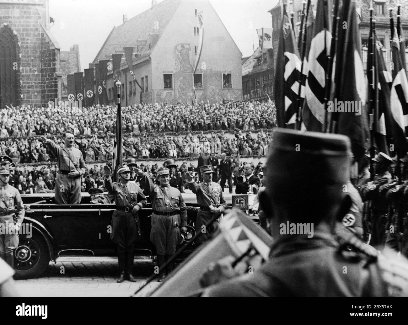 war adolf hitler links oder rechts