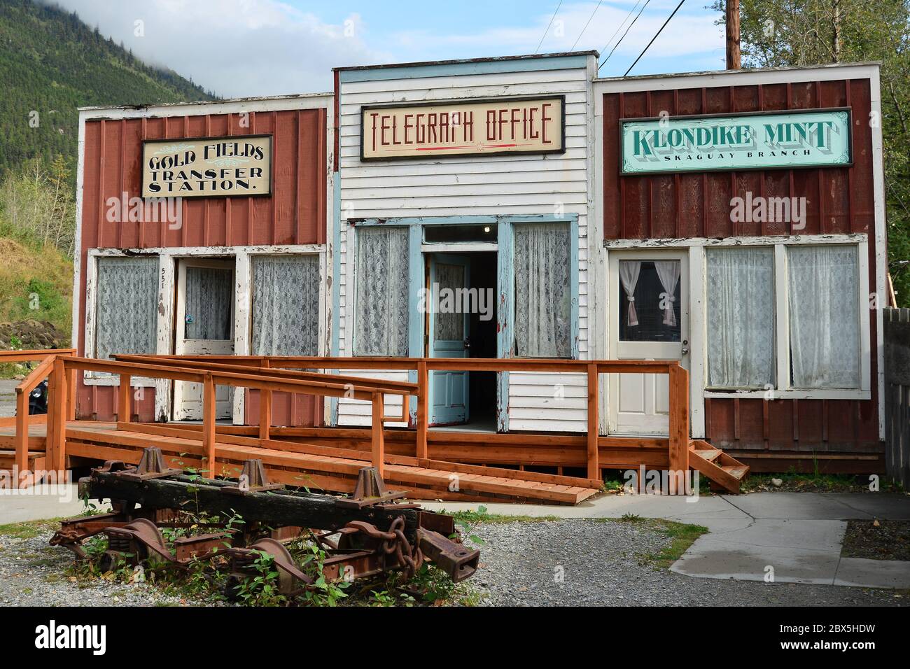 Eine Touristenattraktion rund um Goldwaschen in Alaska 360 am Stadtrand von Skagway, Alaska, USA, August 2019. Stockfoto