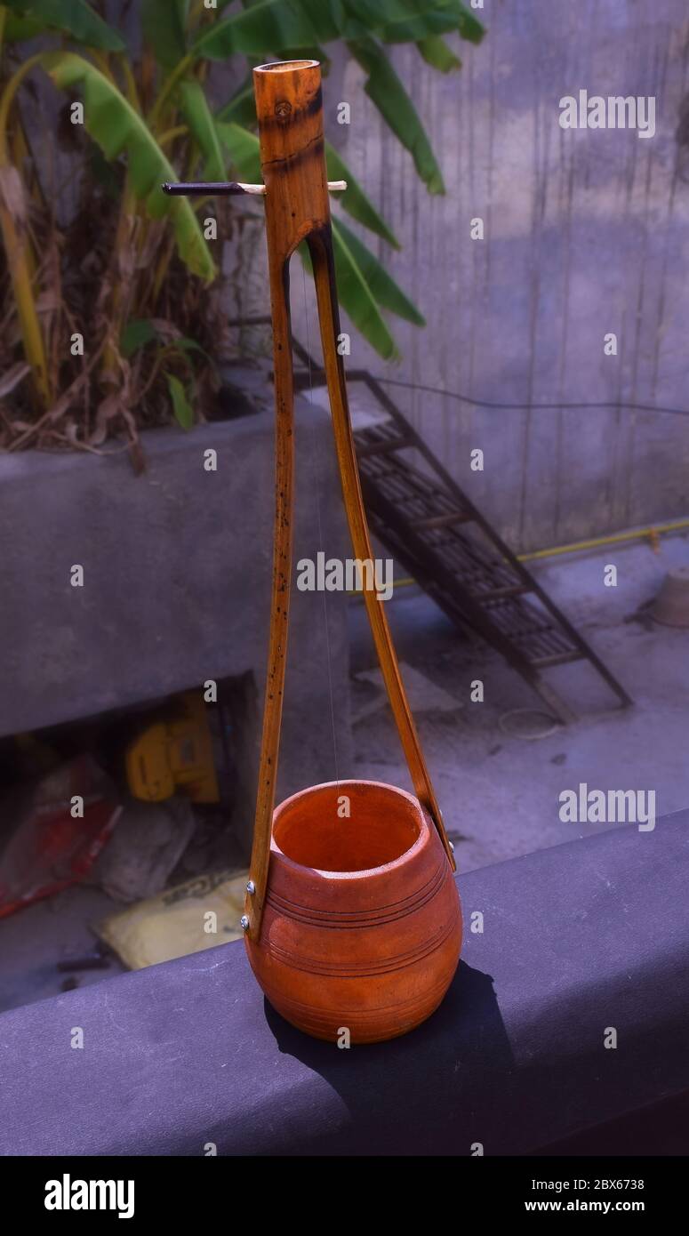 Ektara traditonal Folk Instrument von Bengalen von Folk-Sänger als Baul genannt verwendet. Ein Saiteninstrument. Indisches Folk-Instrument Stockfoto