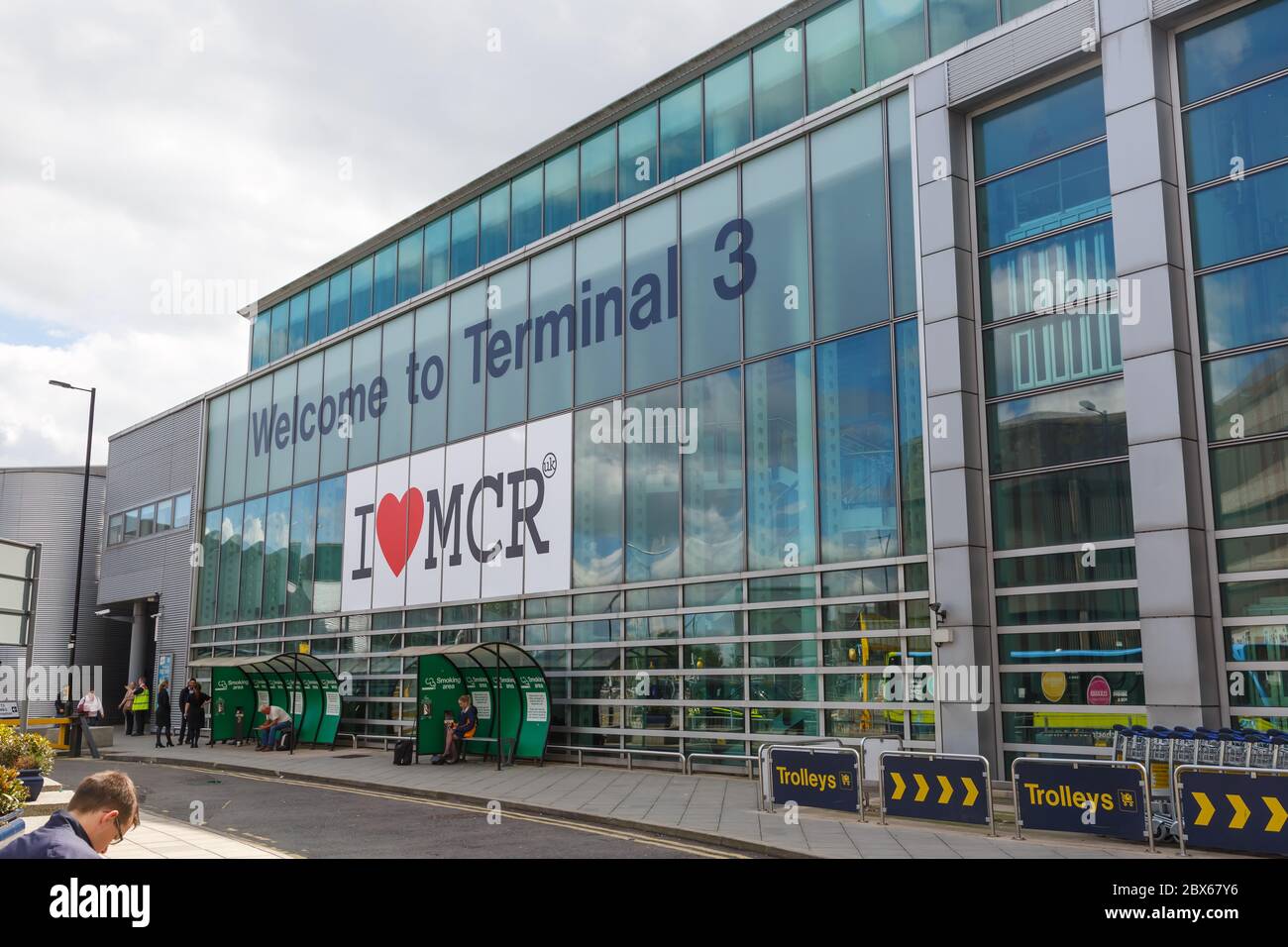 Manchester, Großbritannien - 15. August 2017: Terminal 3 des Flughafens Manchester (MAN) in Großbritannien. Stockfoto