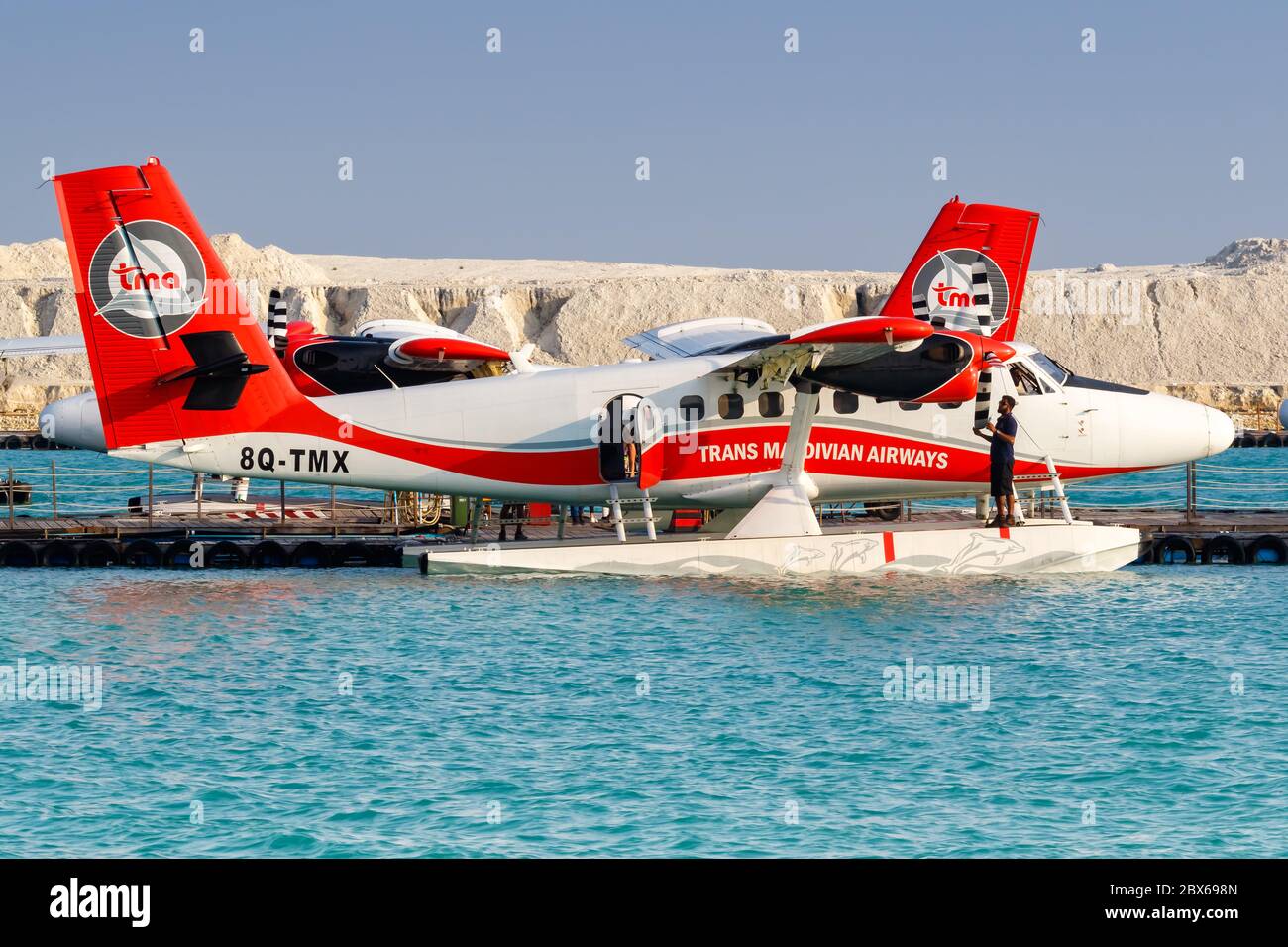 Male, Malediven - 20. Februar 2018: TMA - Trans Maldivian Airways De Havilland Canada DHC-6-300 Twin Otter Wasserflugzeug Flughafen Male (MLE) auf den Malediven Stockfoto