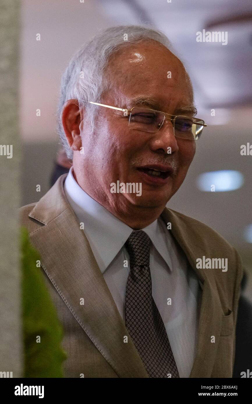 Kuala Lumpur, Malaysia. Juni 2020. Der ehemalige malaysische Premierminister, Najib Razak, wurde am High Court in Kuala Lumpur gesehen.Najib Razak der ehemalige Premierminister von Malaysia wurde vom High Court of Kuala Lumpur aufgefordert, sich zu verteidigen, nachdem er wegen krimineller Vertrauensverletzung über 42 Millionen RM an SRC International Fund angeklagt wurde. Najib Razak wurde von der malaysischen Antikorruptionskommission (MACC) seit Juni letzten Jahres eine Zivilverfallklage eingereicht. Er hatte auch mehrere Gerichtsverfahren wegen Geldwäsche, wie 1mdb-Fälle. Quelle: SOPA Images Limited/Alamy Live News Stockfoto