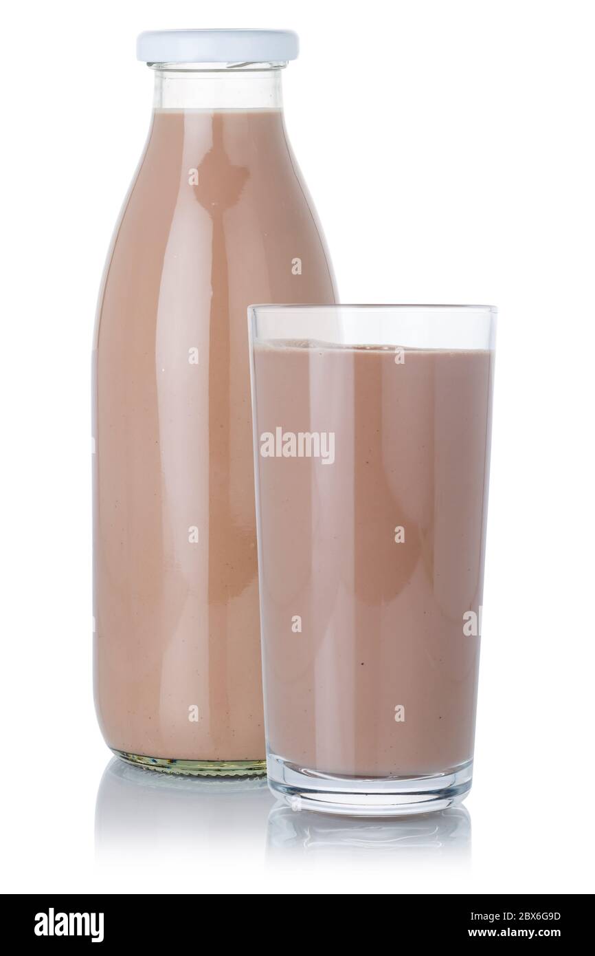 Frische Schokolade Milchshake Milchshake Glas und Flasche auf weißem Hintergrund isoliert Stockfoto