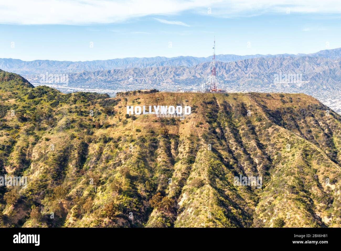 Los Angeles, Kalifornien - 14. April 2019: Hollywood Zeichen Los Angeles Luftaufnahme Hügel in Kalifornien. Stockfoto