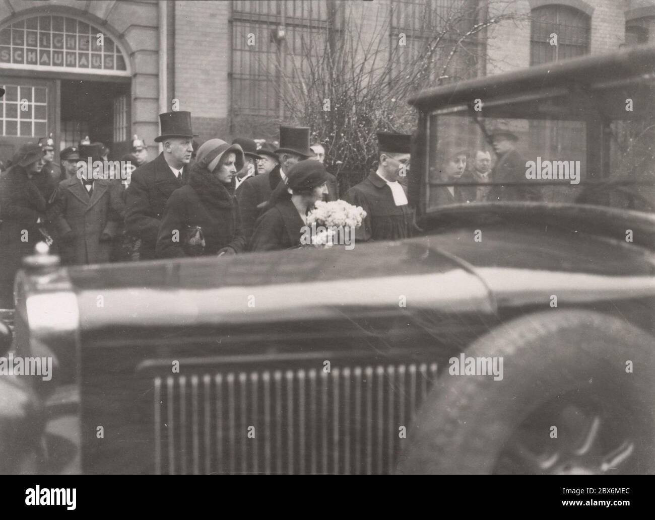 beerdigungsmarsch der SS-Norm Heinrich Hoffmann fotografiert 1933 Adolf Hitlers offizieller Fotograf und ein Nazi-Politiker und Verleger, der ein Mitglied des intime Kreise Hitlers war. Stockfoto