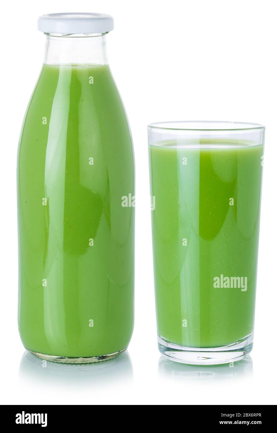 Fruchtsaft Green Smoothie Getränk in einer Flasche und Glas isoliert auf einem weißen Hintergrund Stockfoto