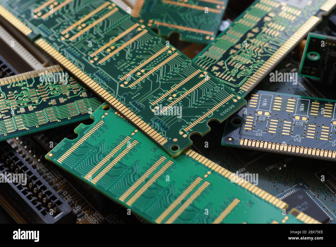 RAM-Module, die hauptsächlich als Hauptspeicher in PCs, Workstations und Servern verwendet werden. Große Nahaufnahme. Stockfoto
