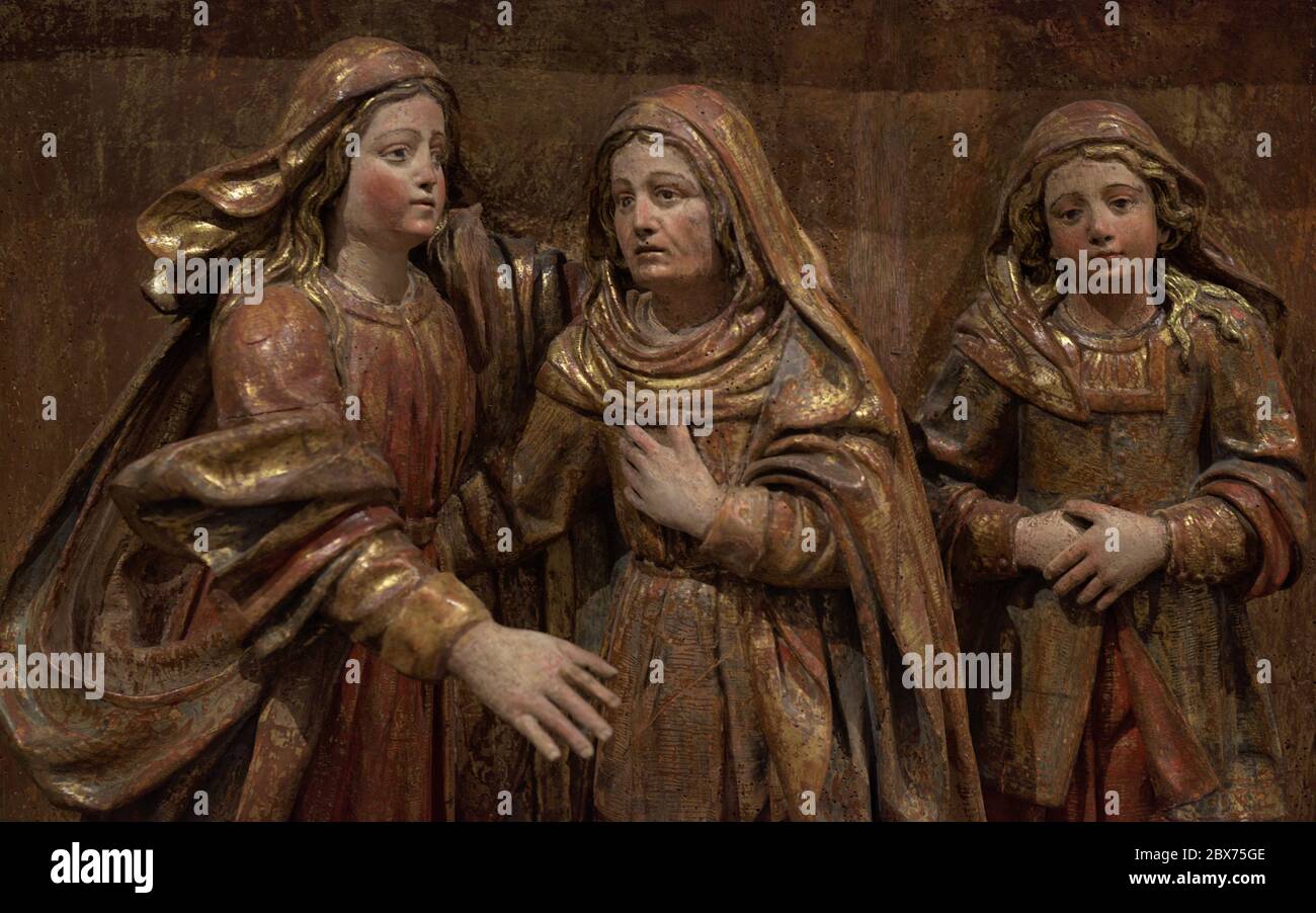 Besuch der Jungfrau Maria bei der heiligen Elisabeth. Geschnitztes polychromes Holz. Erste Hälfte des 17. Jahrhunderts. Detail. Zur Ausleihe, Santiago Kathedrale. Museum für Pilgerfahrt und Santiago. Santiago de Compostela, Galicien, Spanien. Stockfoto
