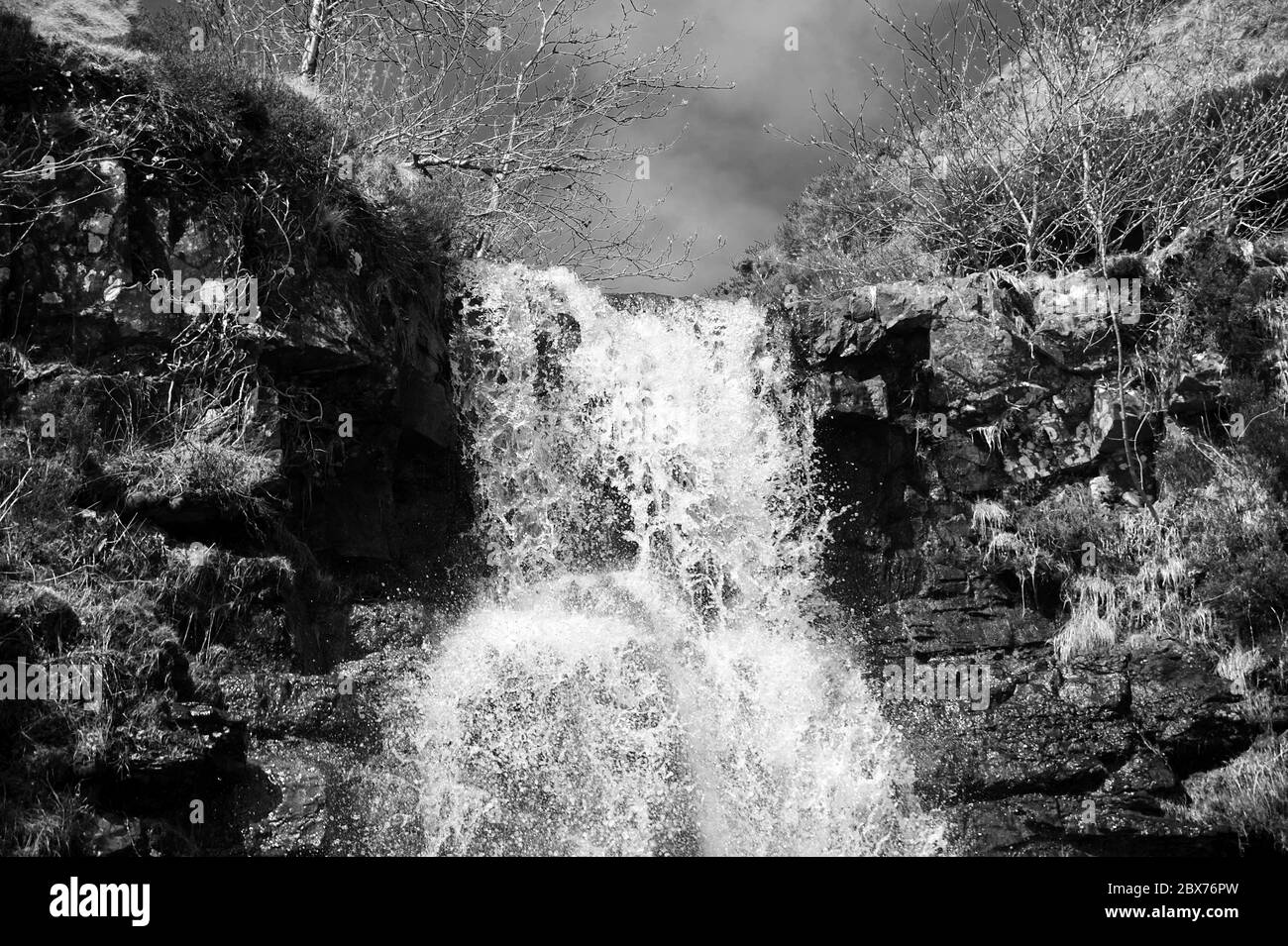 Zweiter großer Wasserfall (ca. 25 Fuß) auf Nant y Llyn. Stockfoto