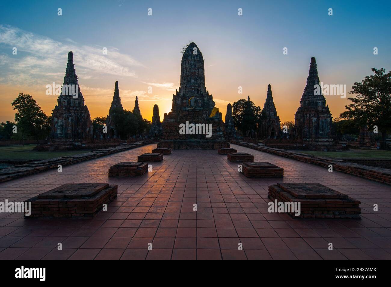 Der Wat Chai Watthanaram Tempel, Ayutthaya archäologischer Komplex, Thailand. Stockfoto