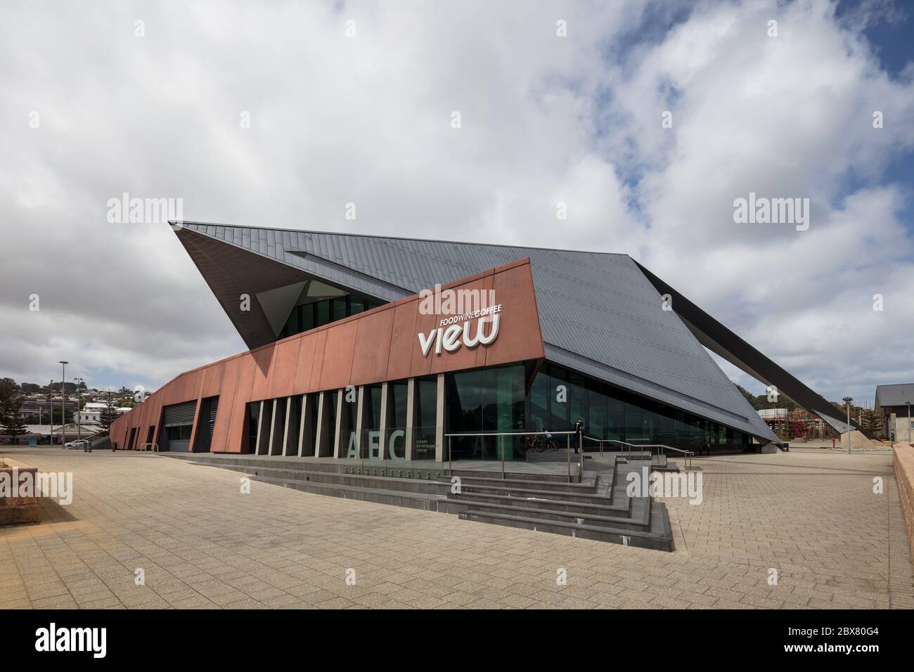 Albany Western Australia 10. November 2019 : Blick auf die moderne Architektur, die das Albany Entertainment Center in Western Australia umfasst Stockfoto