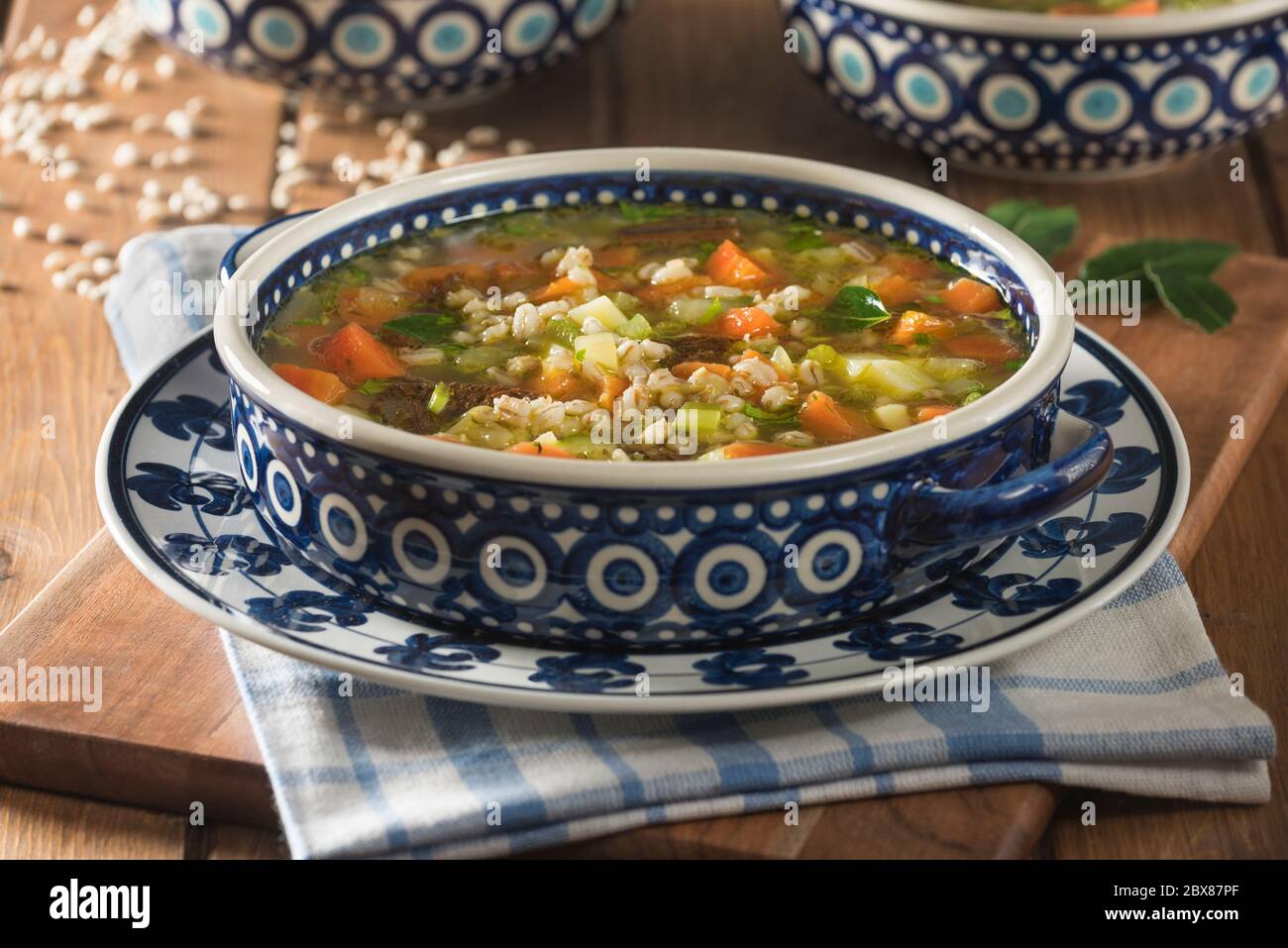 Krupnik-Suppe. Polnische Gerstenbrühe. Polen Lebensmittel Stockfoto