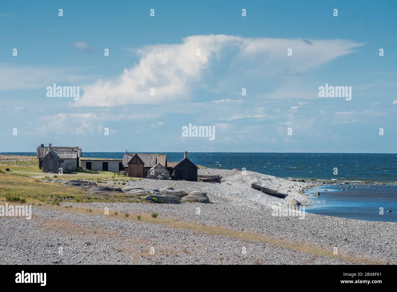 Fischerdorf Helgumannens auf der Insel Fårö in der Ostsee. Fårö auf Gtland ist im Sommer ein beliebtes Reiseziel in Schweden. Stockfoto