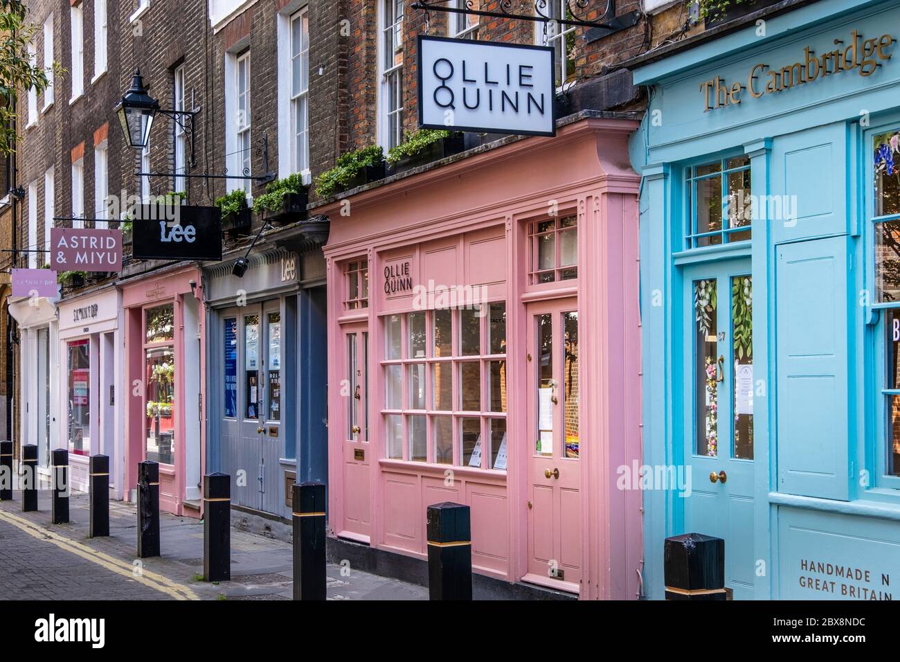 Großbritannien, England, London, Westminster, Covent Garden. Geschäfte in der Neal Street im West End Stockfoto