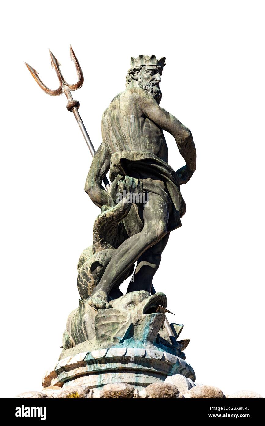 Bronzestatue von Neptun, römischer Gott, isoliert auf weiß, Brunnen auf der Piazza del Duomo (Domplatz), Trient, Italien Stockfoto