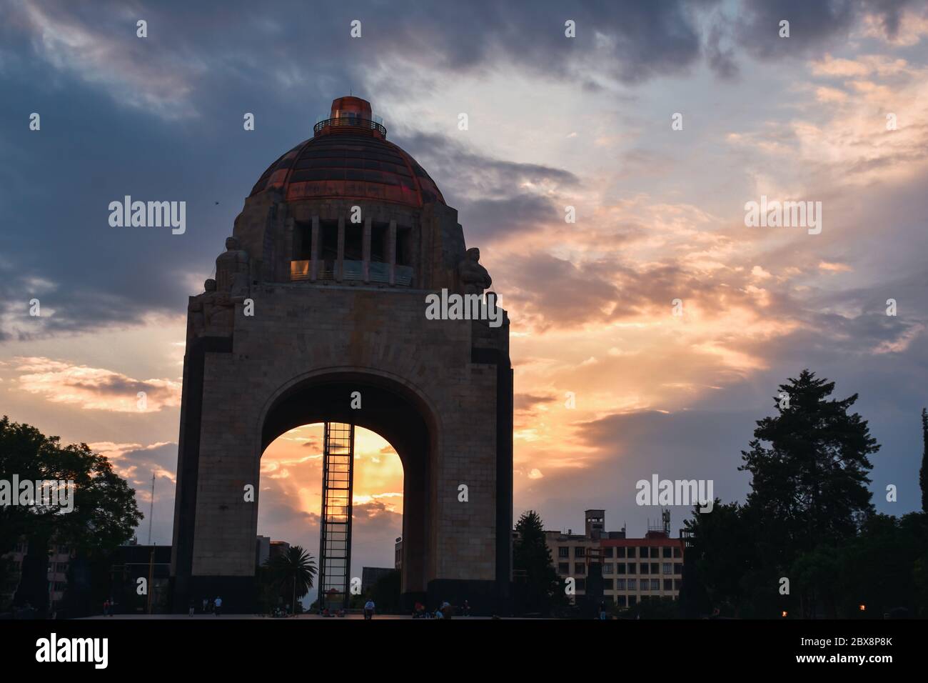 Sonnenuntergang am Monument der mexikanischen Revolution (Monumento a la Revolucion) Stockfoto