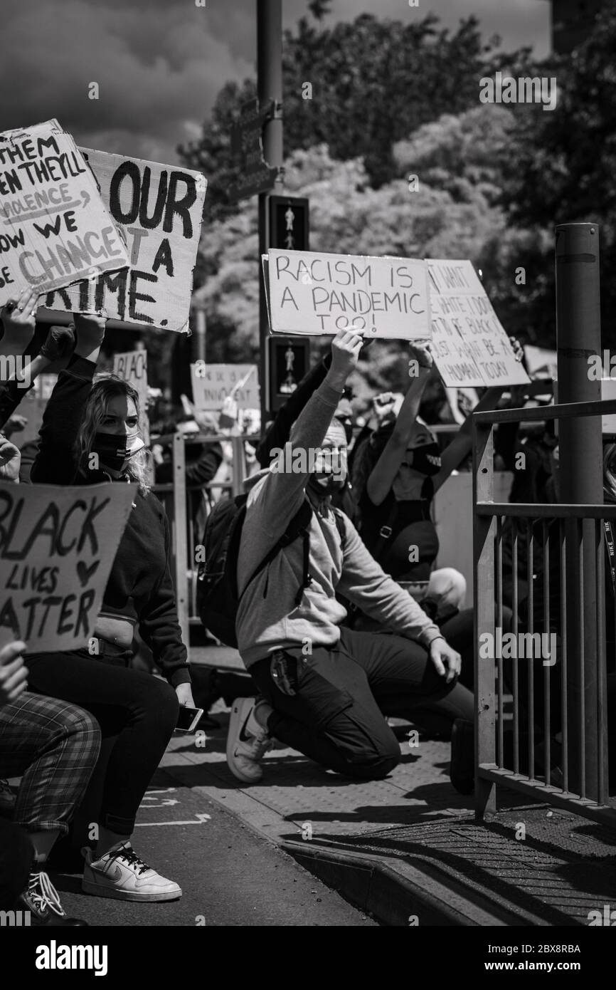 Protest gegen Black Live Matter in Reading, Großbritannien am 5. Juni 2020. Porträts von Menschen, die an den Protesten teilnahmen. Stockfoto