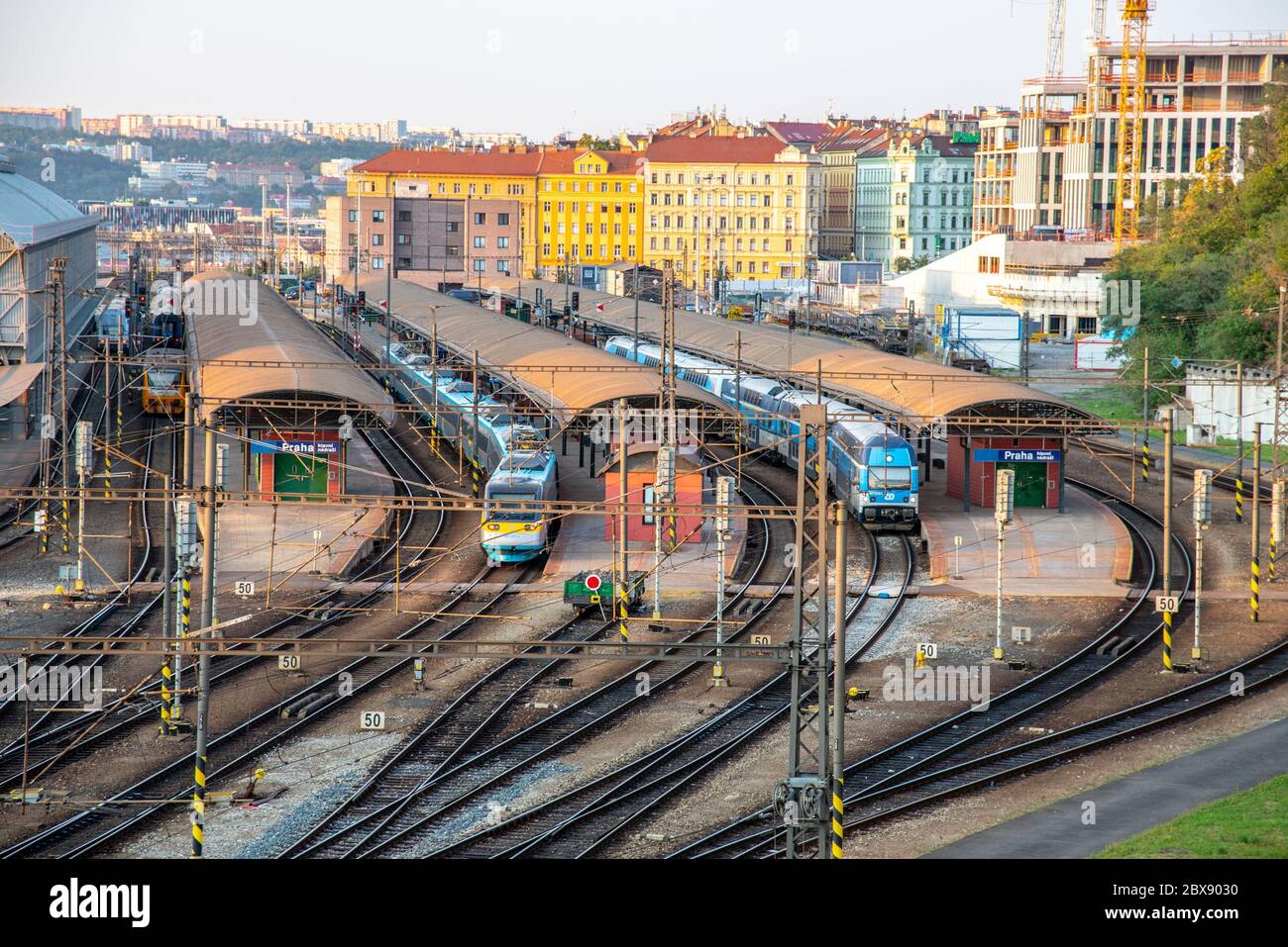 PRAG, TSCHECHISCHE REPUBLIK - 17. AUGUST 2018: Prager Hauptbahnhof, Hlavni nadrazi. Prag Tschechische Republik Stockfoto