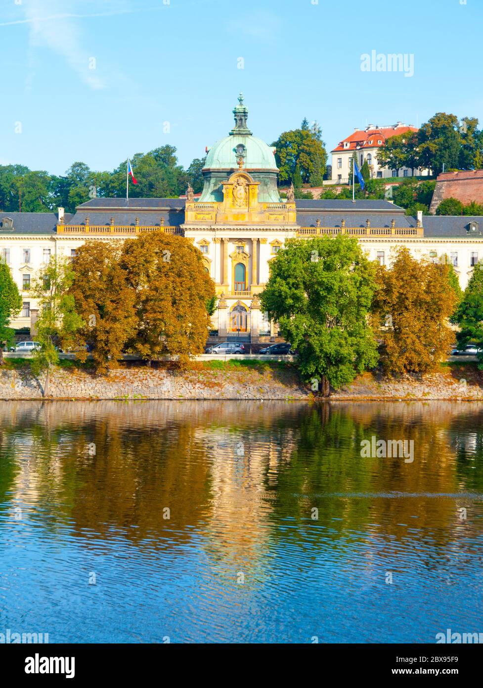 Straka Akademie, Sitz der Regierung der Tschechischen Republik, Prag. Stockfoto