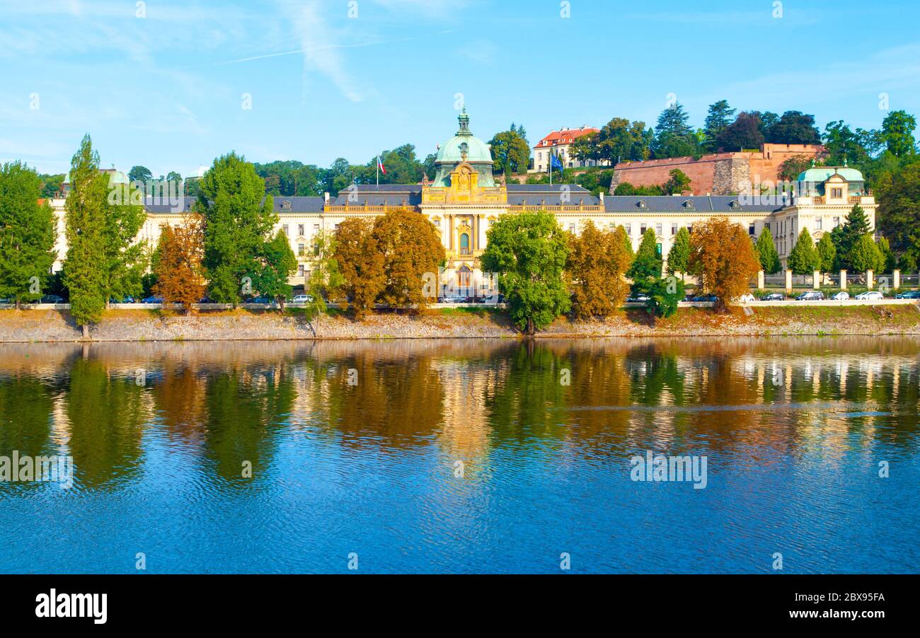 Straka Akademie, Sitz der Regierung der Tschechischen Republik, Prag. Stockfoto
