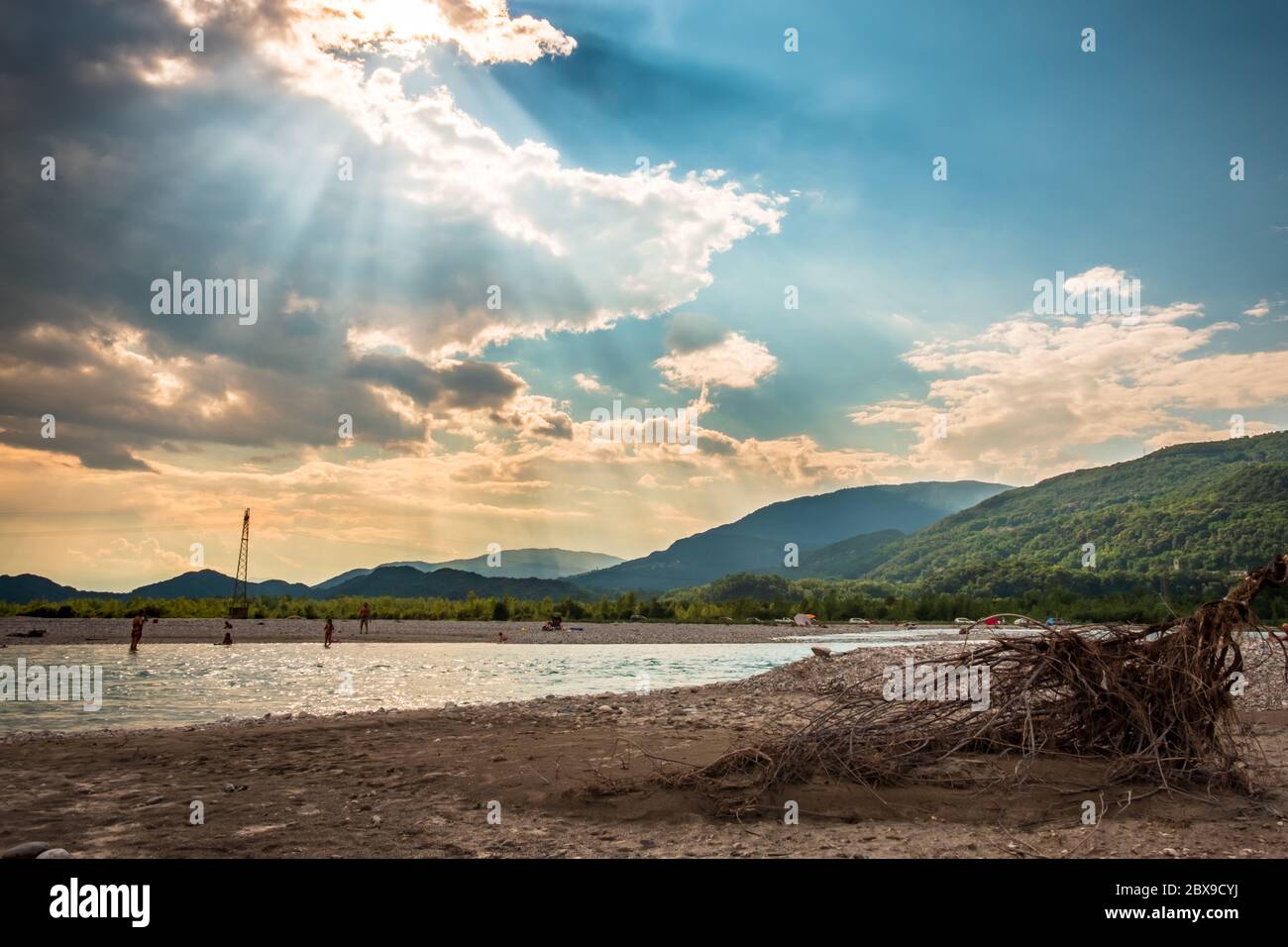 Sturm über Tagliamento in Friuli Venezia-Giulia Region, Italien Stockfoto