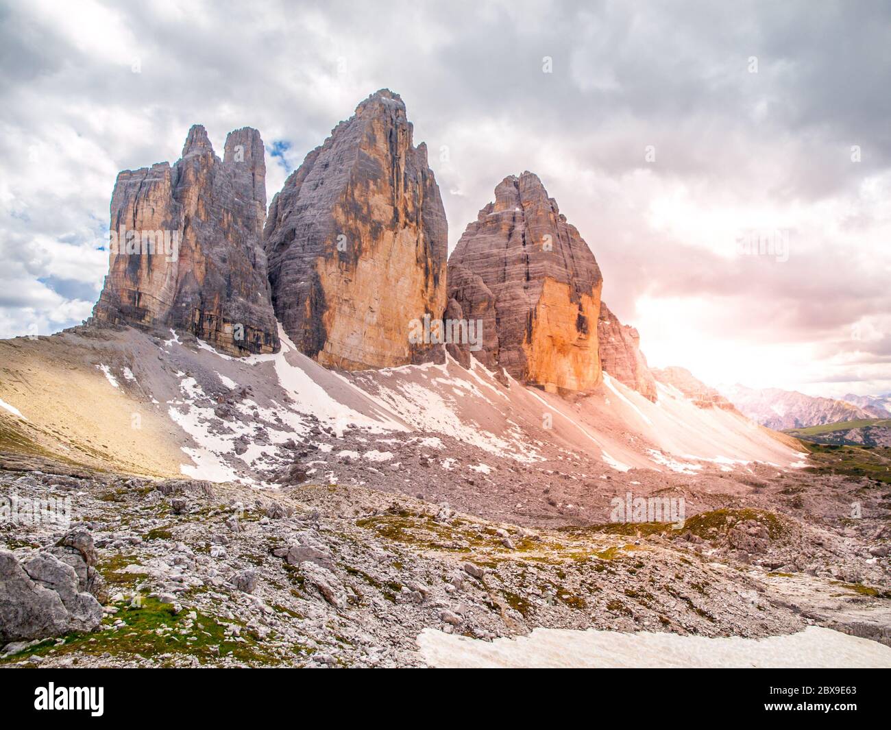 Tre Cime di Lavaredo, aka drei Zinnen. Nordwand der Felsformation in Sexten Dolomiten, Italien. Stockfoto