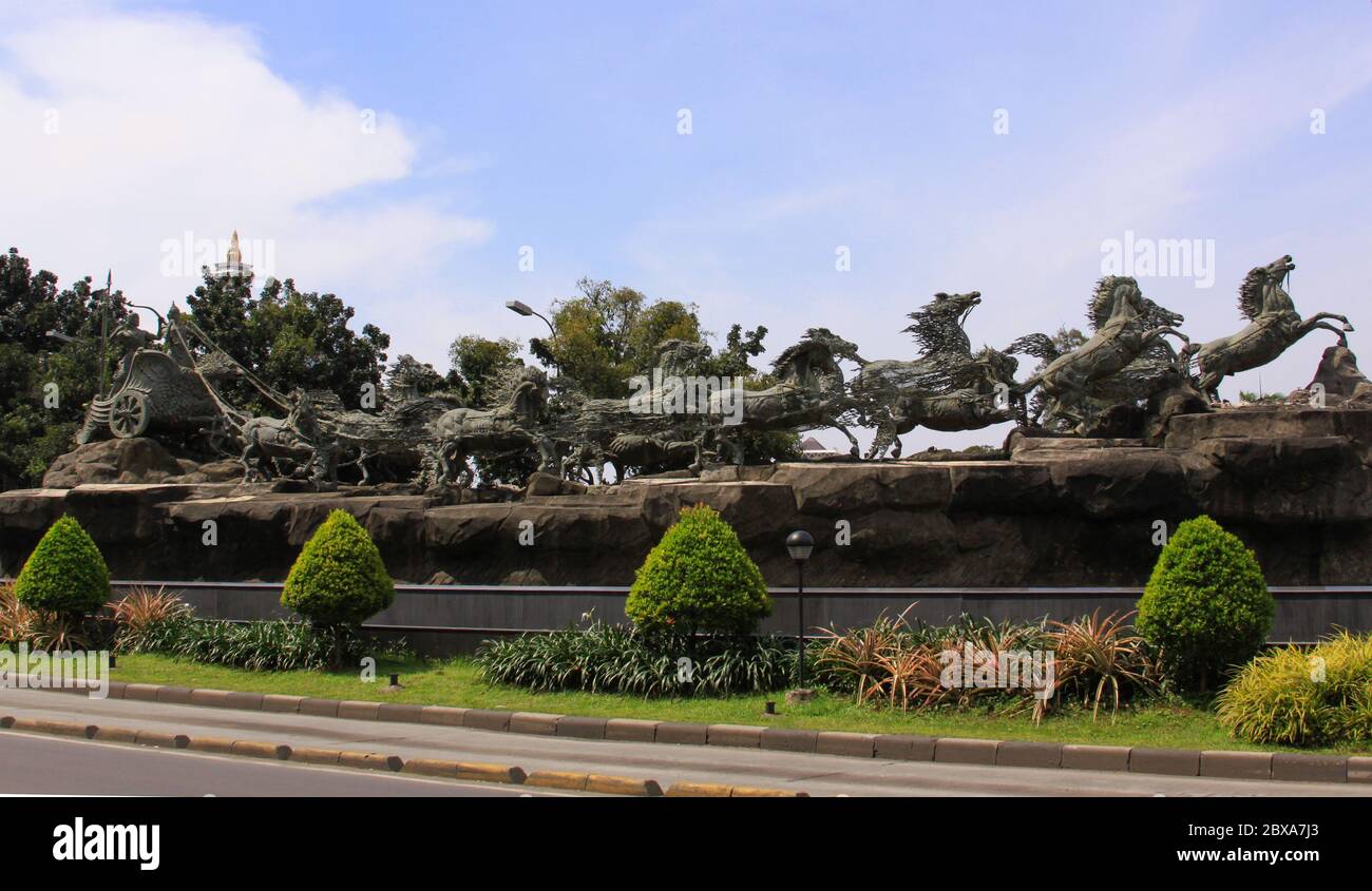 JAKARTA, INDONESIEN - 30. Mai 2013: Illustrative redaktionelle Darstellung - Arjuna Wijaya Statue in Jakarta, Indonesien Stockfoto