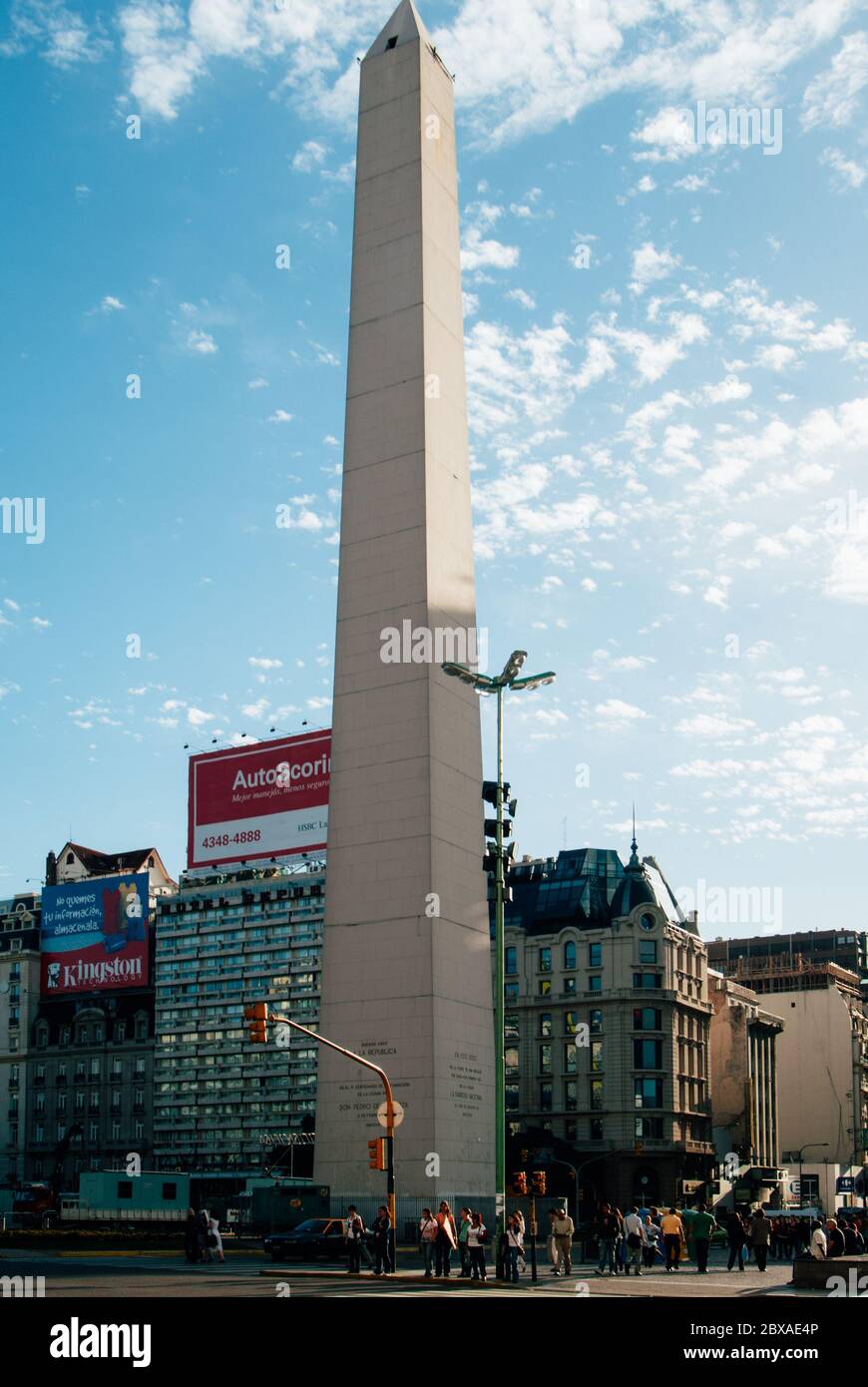 BUENOS AIRES, ARGENTINIEN - 11. März: Blick auf den Obelisken, an der Avenida 9 Julio, am 11. März 2008 in Buenos Aires, Argentinien. Stockfoto