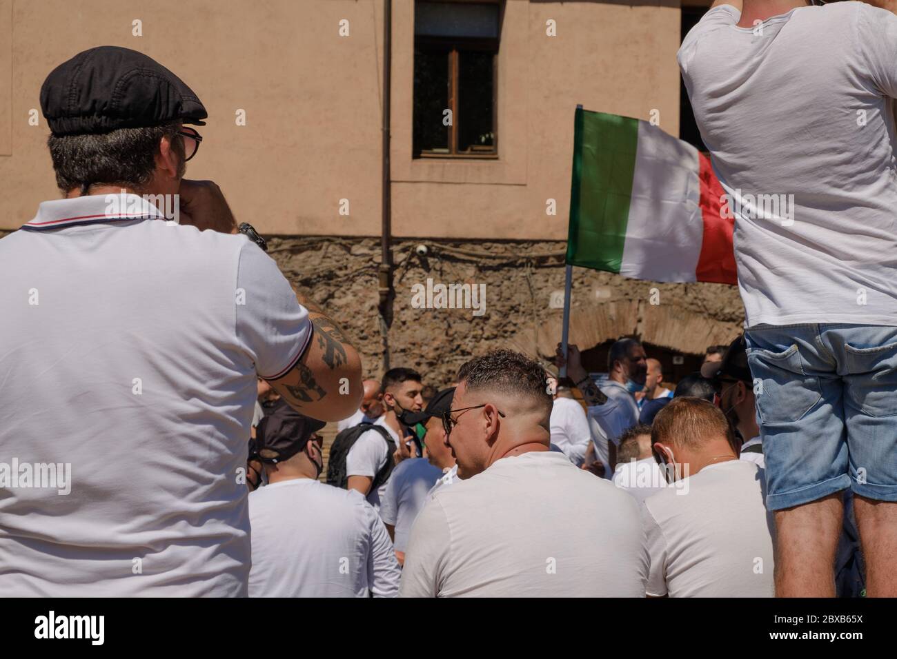 Demonstration der populistischen rechten Gruppe 'Ragazzi d'Italia', in der Nähe des Circo Massimo, Rom, Italien, 6. Juni 2020. Stockfoto